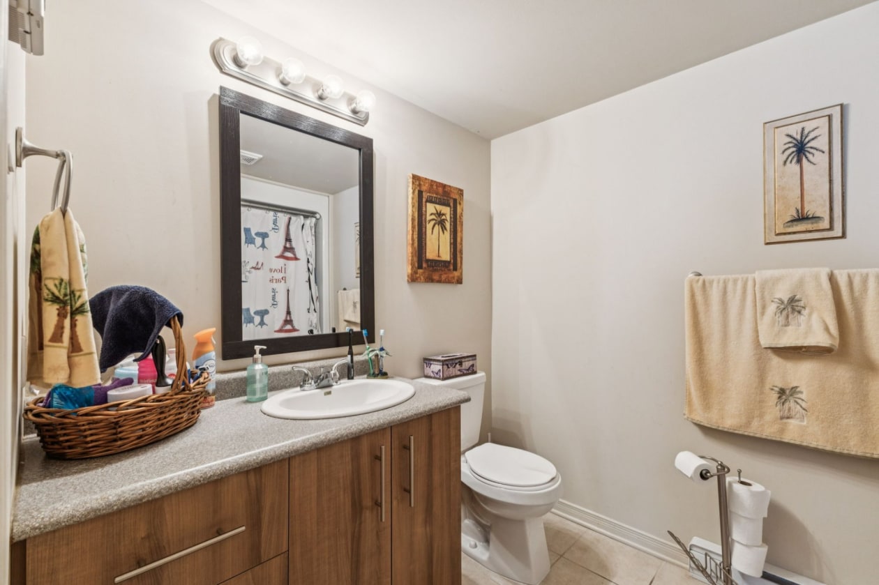 Salle de bains — 115 Rue Church, Gatineau