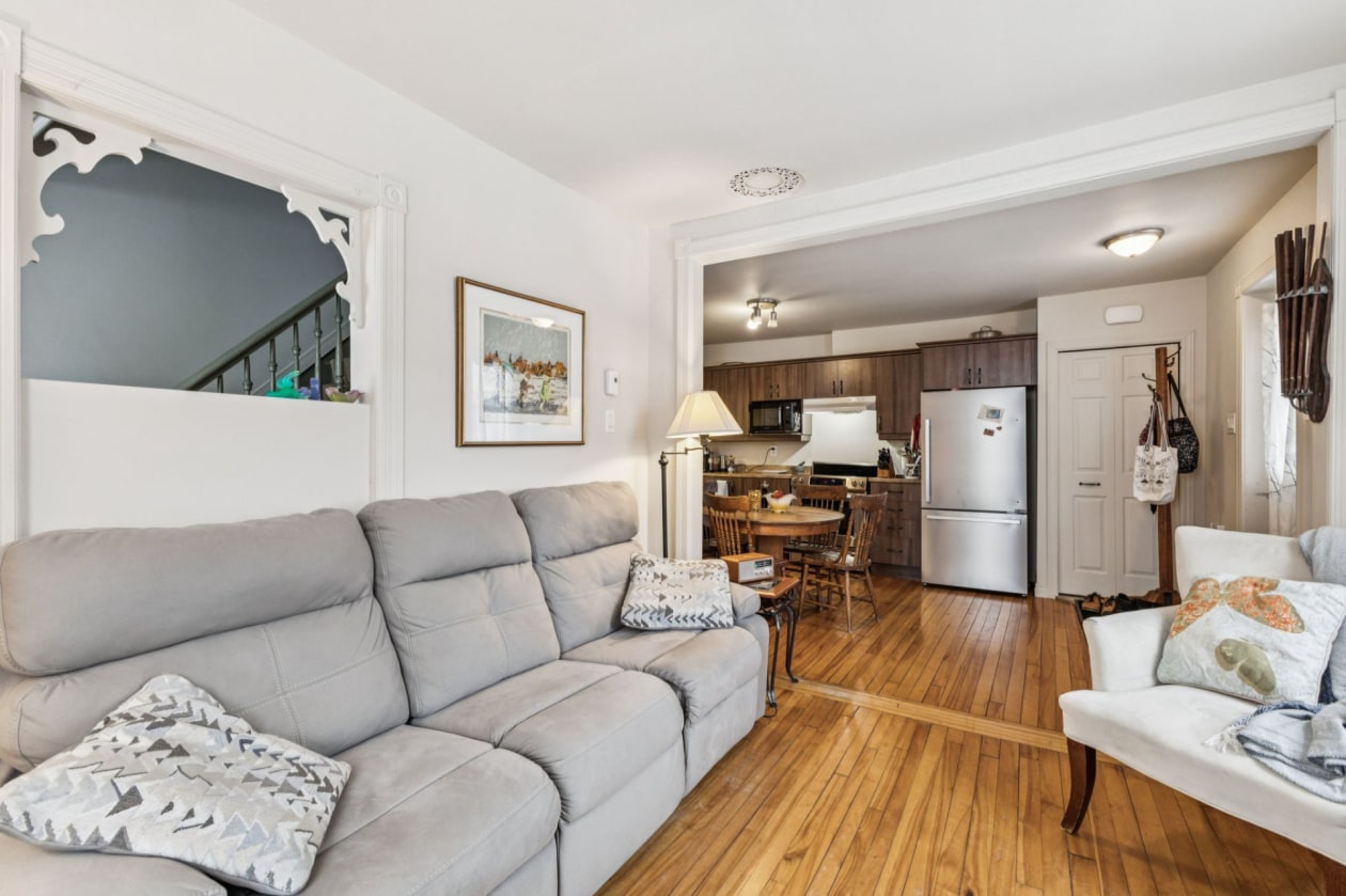 Salon — 115 Rue Church, Gatineau