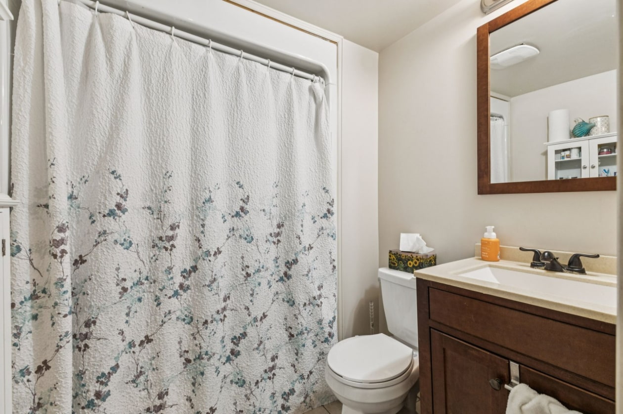 Salle de bains — 115 Rue Church, Gatineau