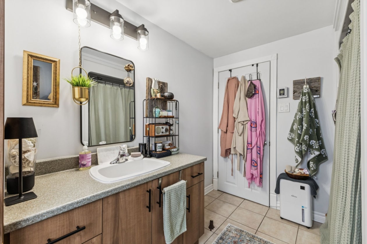 Salle de bains — 115 Rue Church, Gatineau