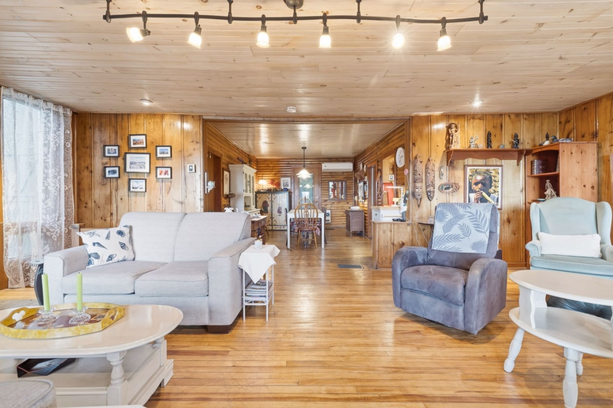 Salon — 12 Rue Ménard, Grenville-sur-la-Rouge