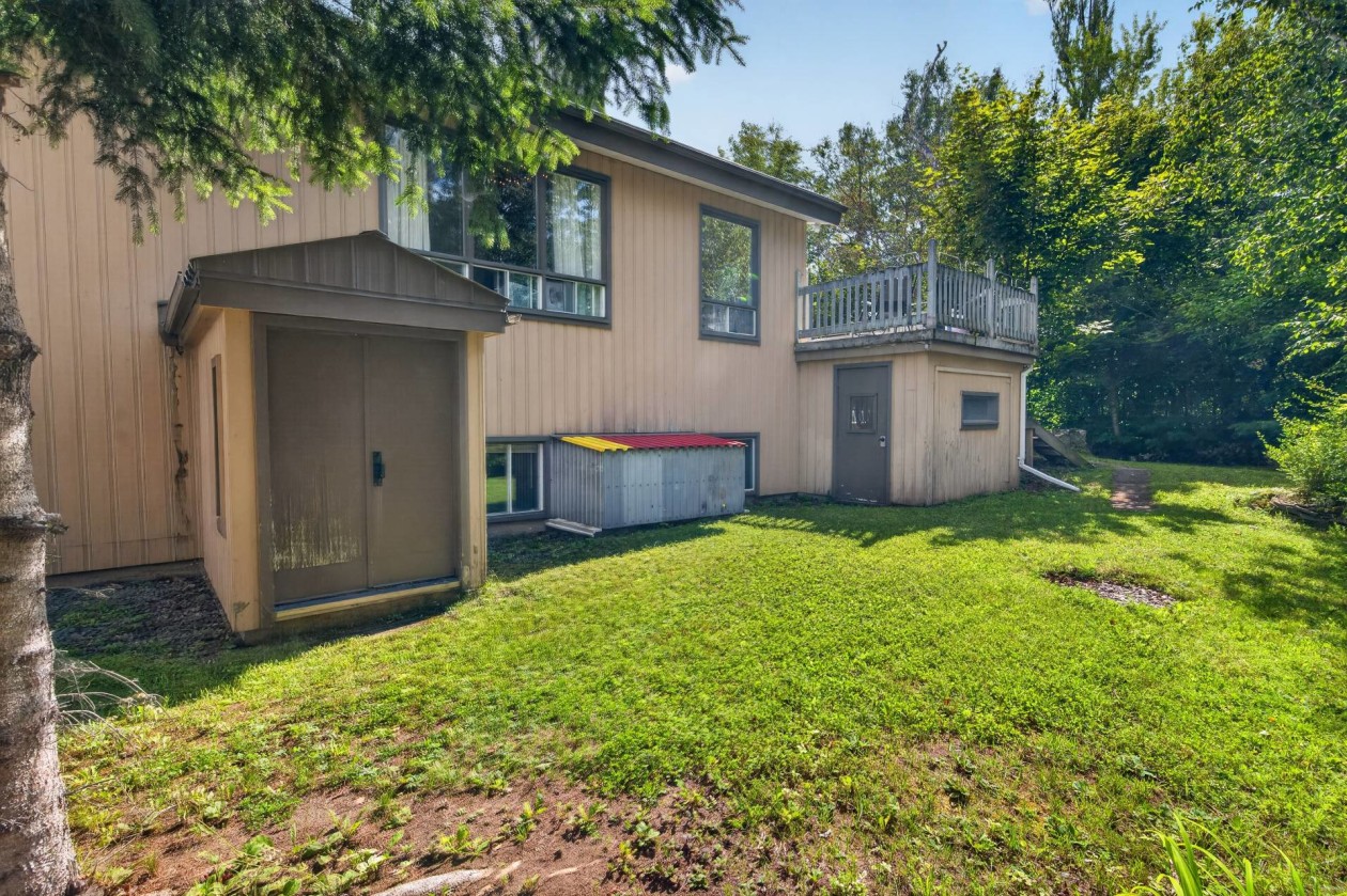 Cour — 694 Rue Principale O., Saint-Anaclet-de-Lessard