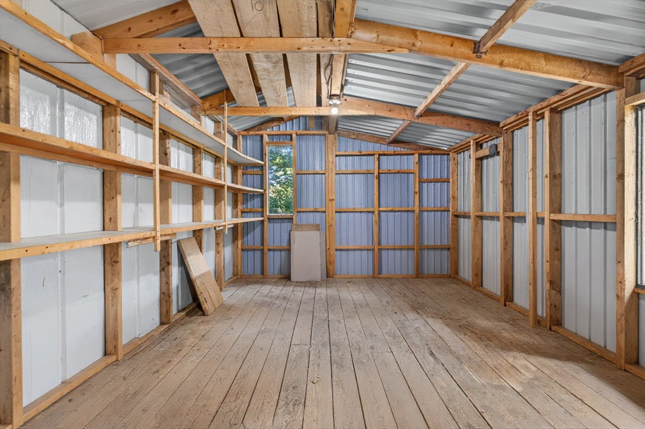 Remise — 694 Rue Principale O., Saint-Anaclet-de-Lessard