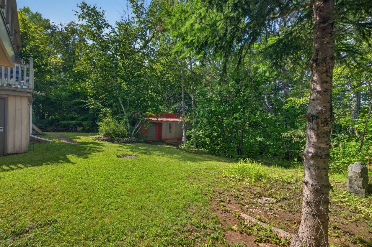 Cour — 694 Rue Principale O., Saint-Anaclet-de-Lessard