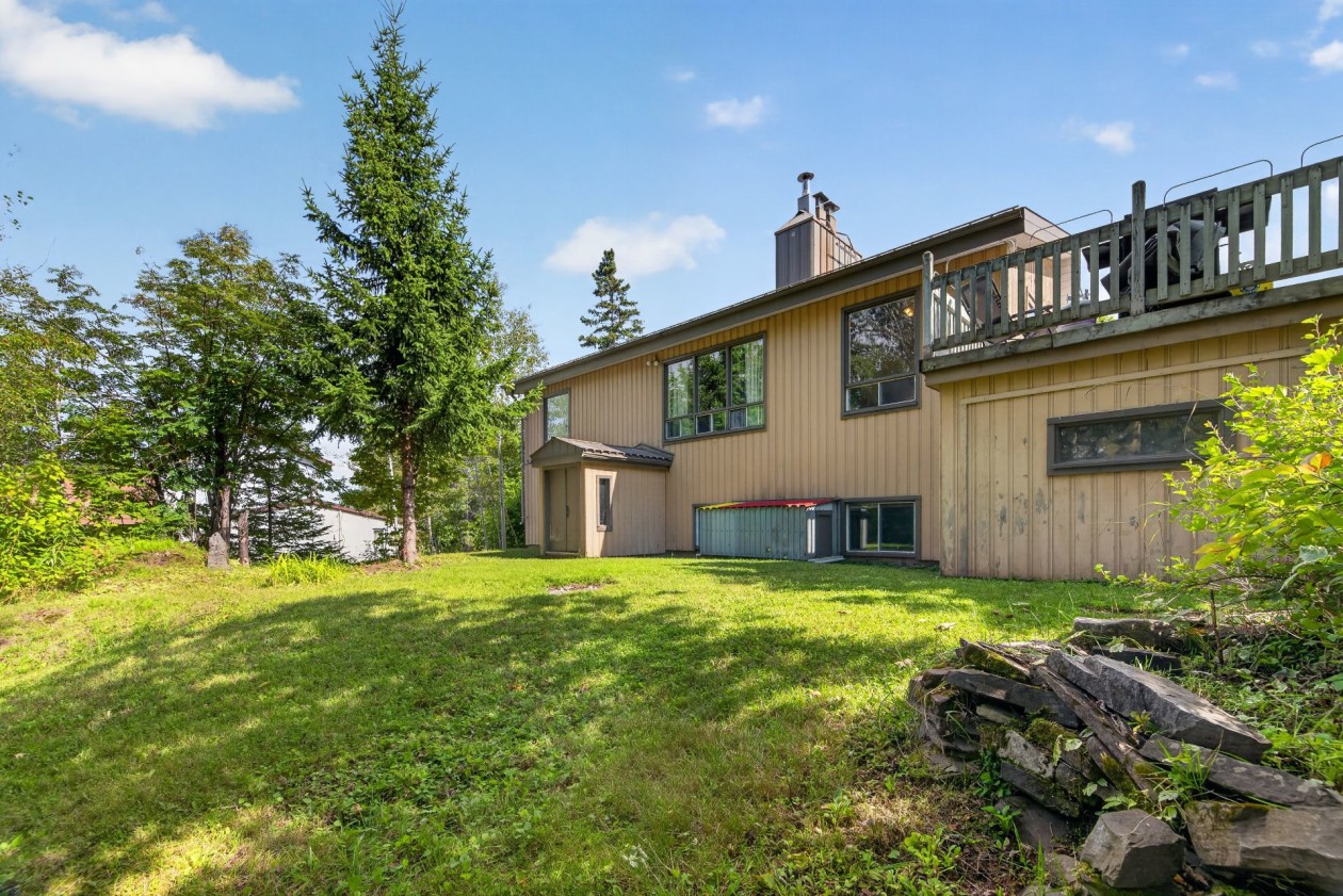 Cour — 694 Rue Principale O., Saint-Anaclet-de-Lessard