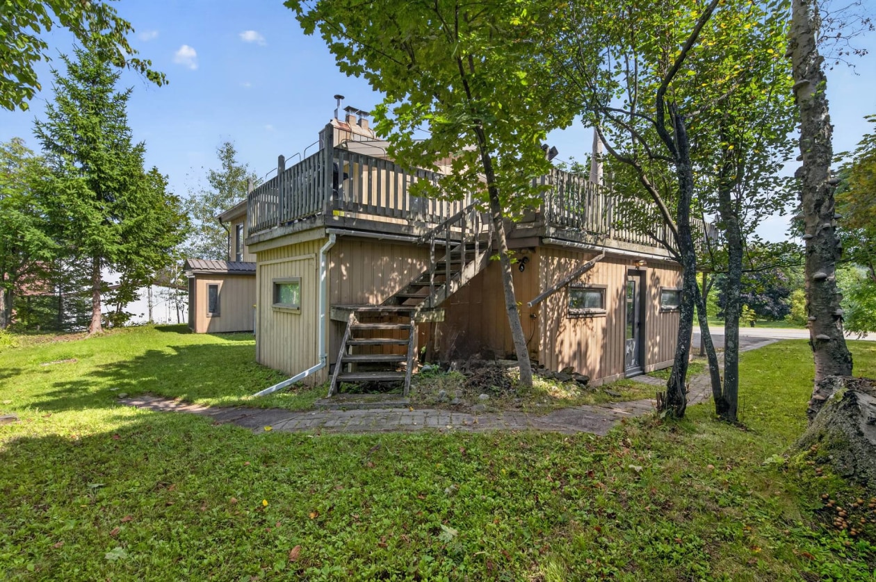 Cour — 694 Rue Principale O., Saint-Anaclet-de-Lessard