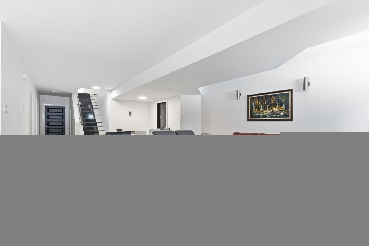Salon — 223, Ch. Sauvé, Val-des-Monts, J8N5A6, Val-des-Monts