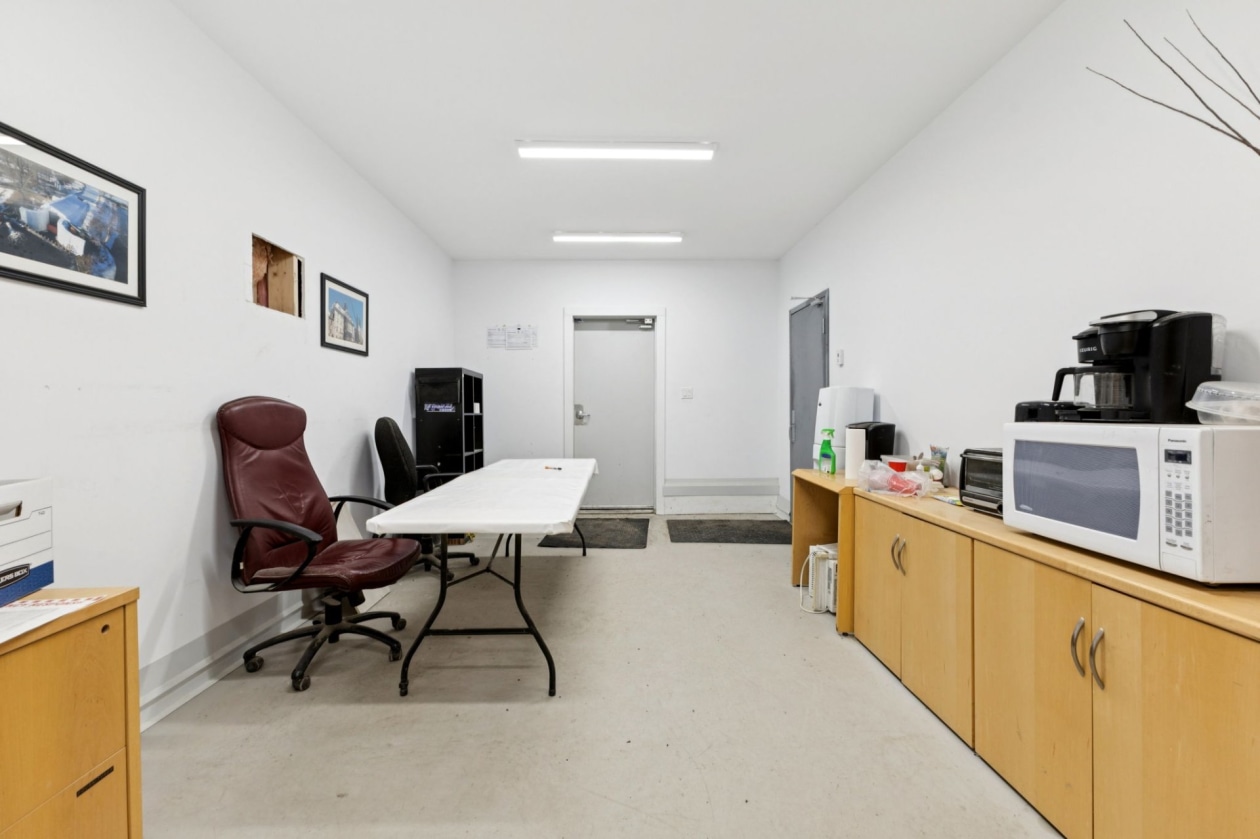 Bureau — 41, Ch. Industriel, A, Val-des-Monts, J8N4B3, Val-des-Monts