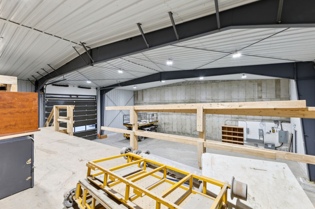 Mezzanine — 41, Ch. Industriel, A, Val-des-Monts, J8N4B3, Val-des-Monts