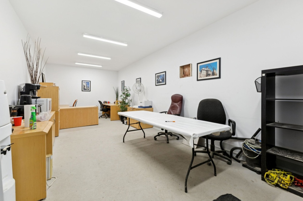 Bureau — 41, Ch. Industriel, A, Val-des-Monts, J8N4B3, Val-des-Monts