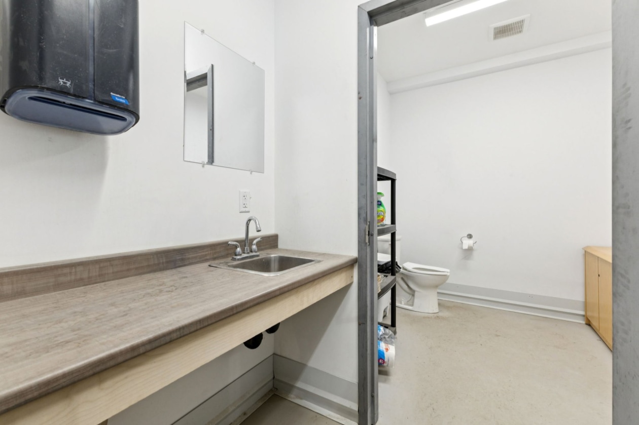 Salle d'eau — 41, Ch. Industriel, A, Val-des-Monts, J8N4B3, Val-des-Monts