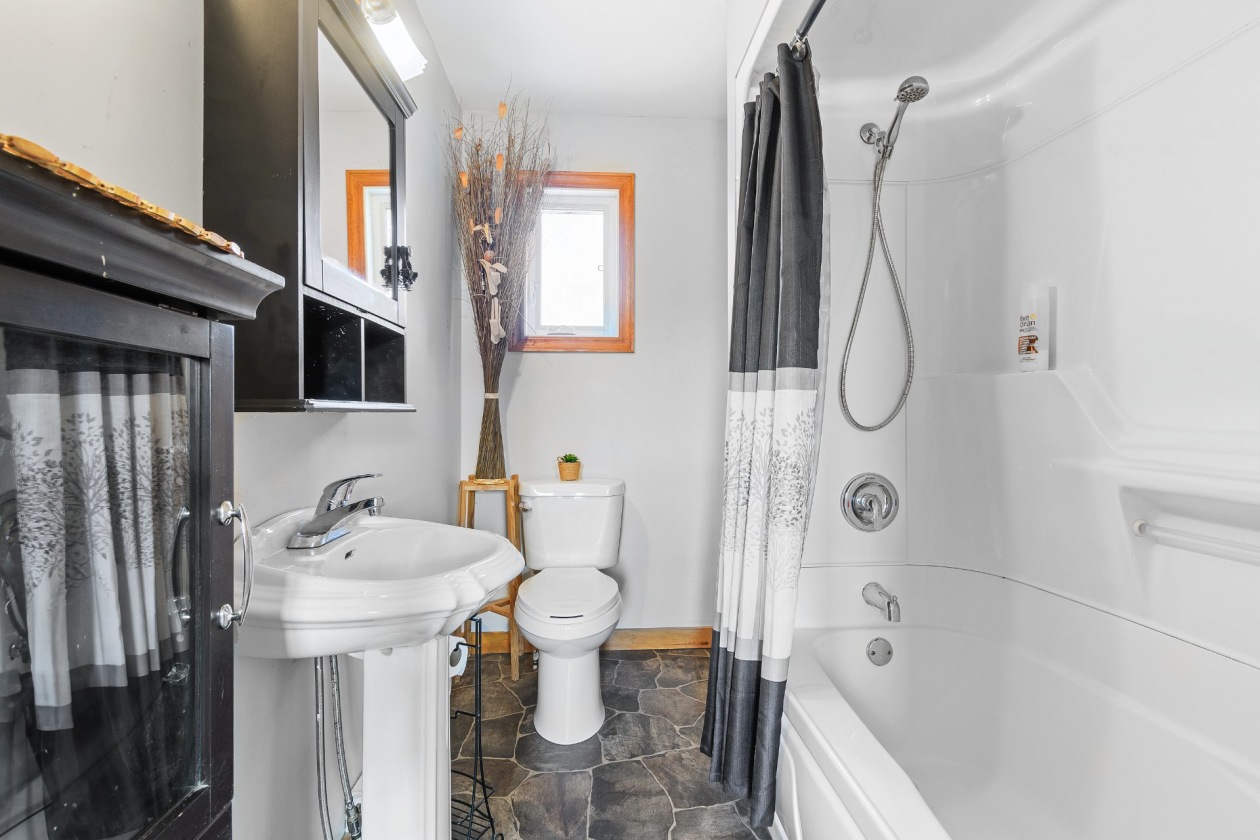 Salle de bains — 36, Mtée Crites, Gracefield, J0X1W0, Gracefield