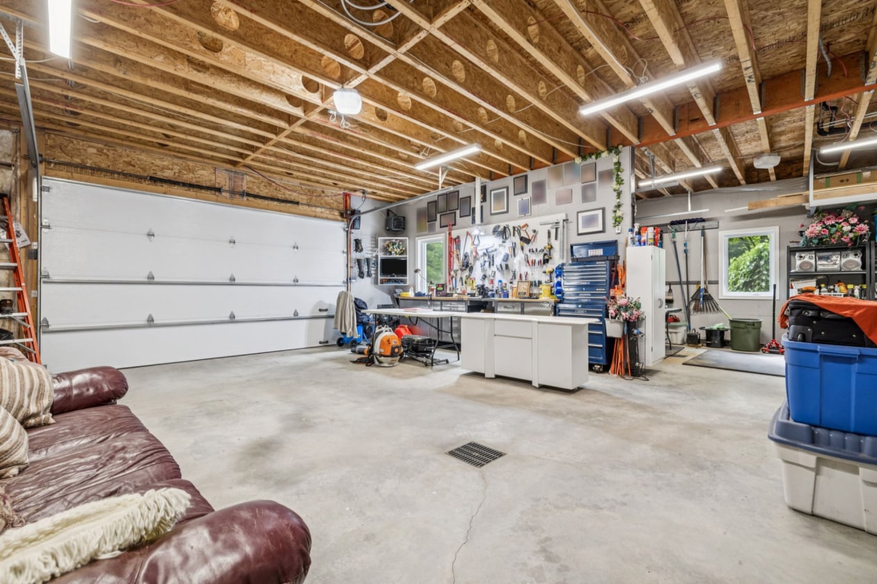 Garage — 744, Route 321, Papineauville, J0V1R0, Papineauville