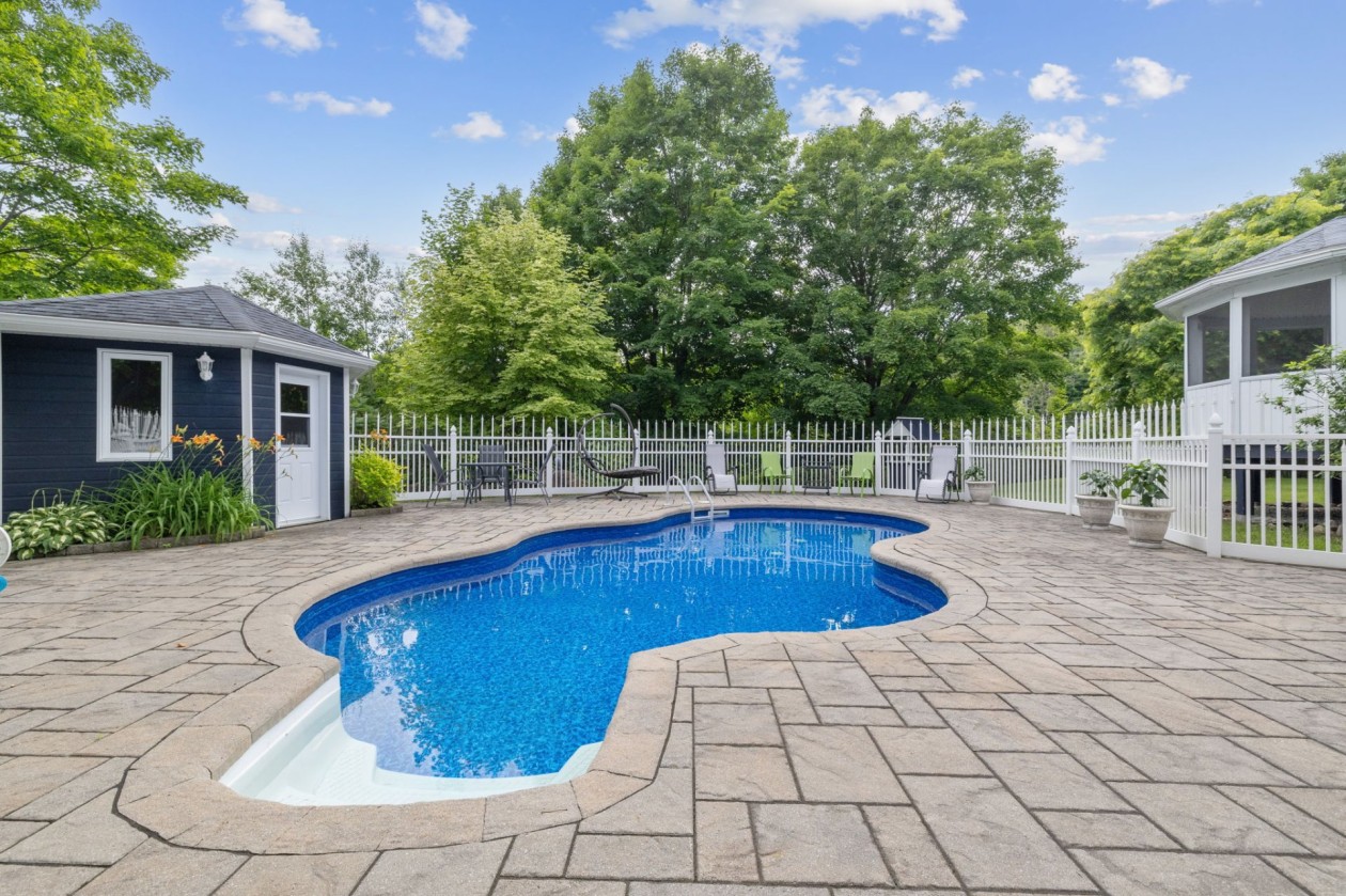 Piscine — 744, Route 321, Papineauville, J0V1R0, Papineauville