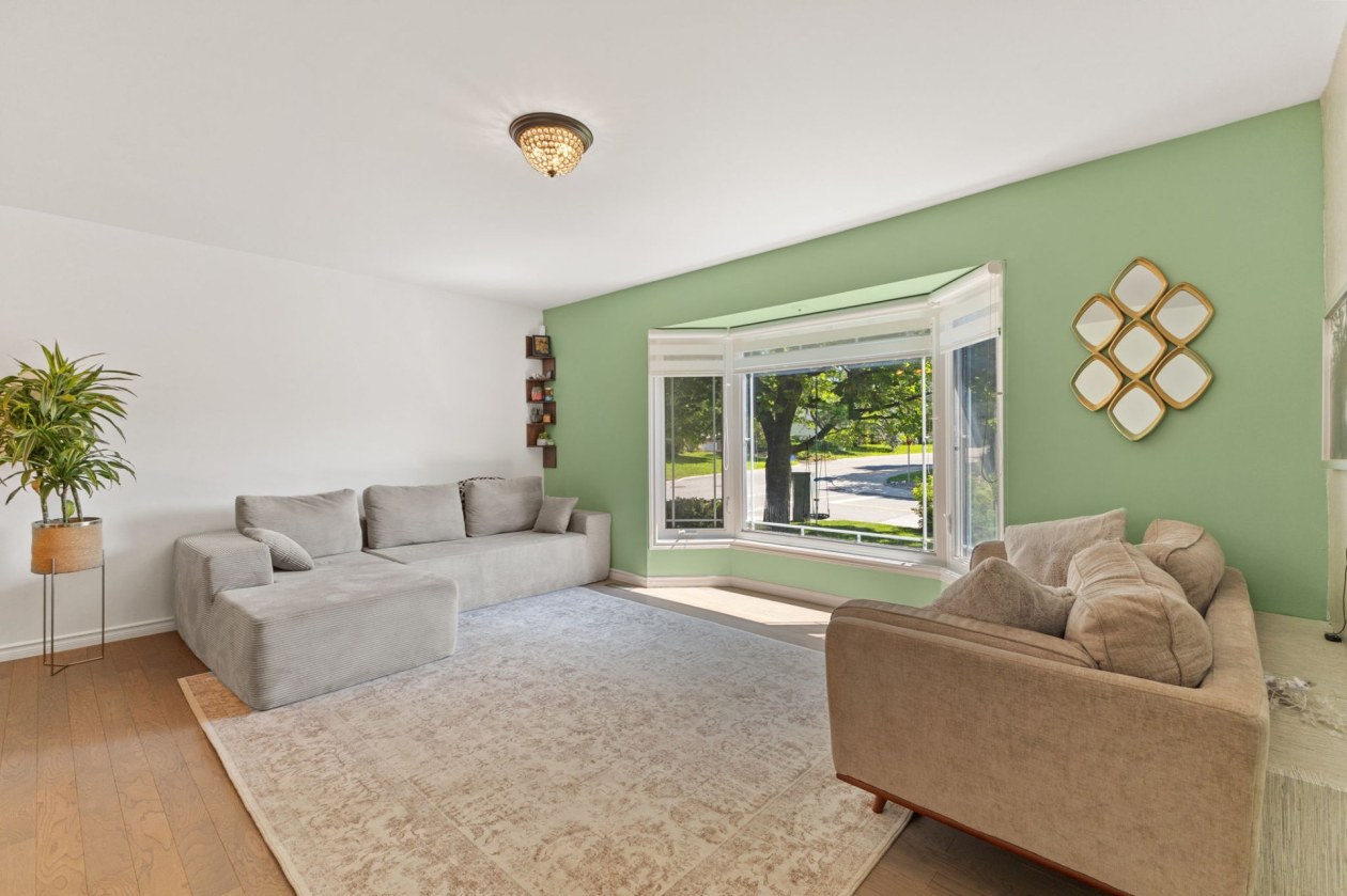 Salon — 248, Rue des Fondateurs, Gatineau (Aylmer), J9J1M5, Gatineau (Aylmer)