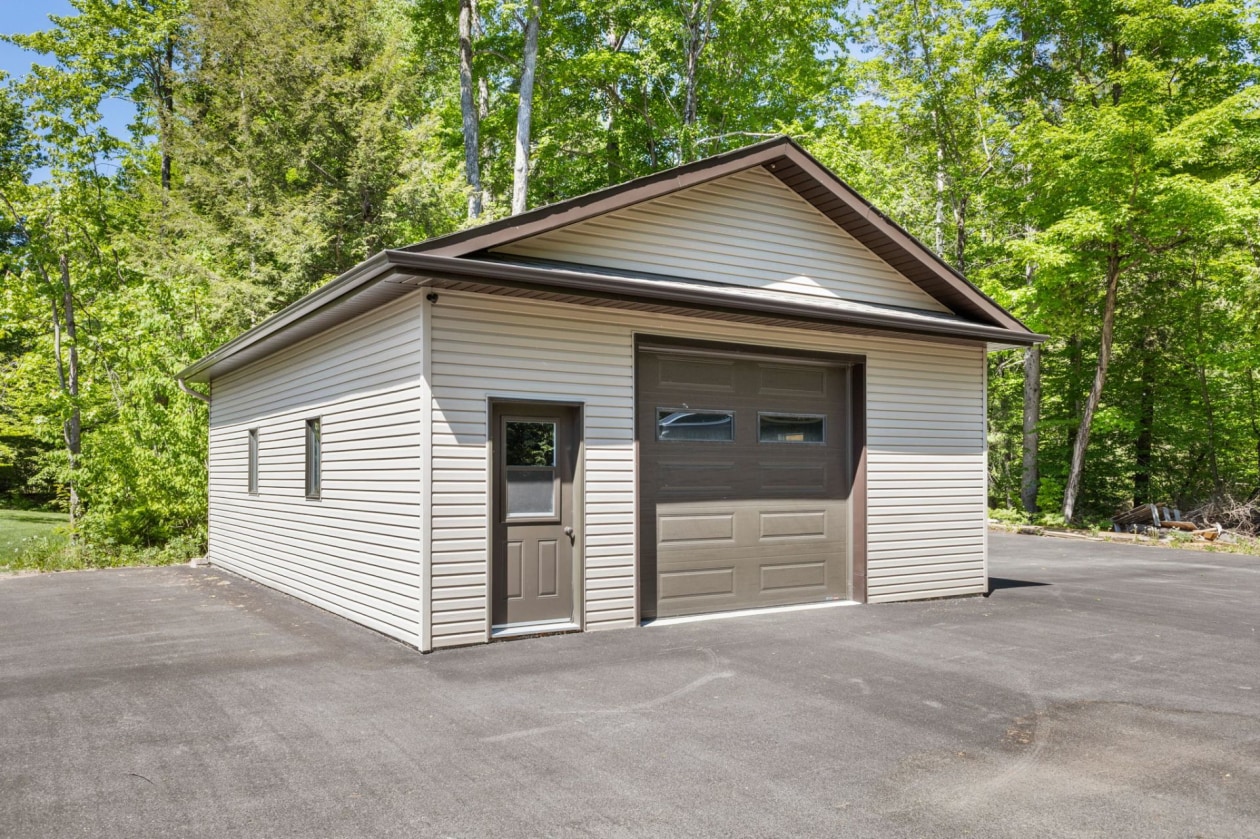 Garage — 14, Ch. du Menuisier, L'Ange-Gardien, J8L0K3, L'Ange-Gardien