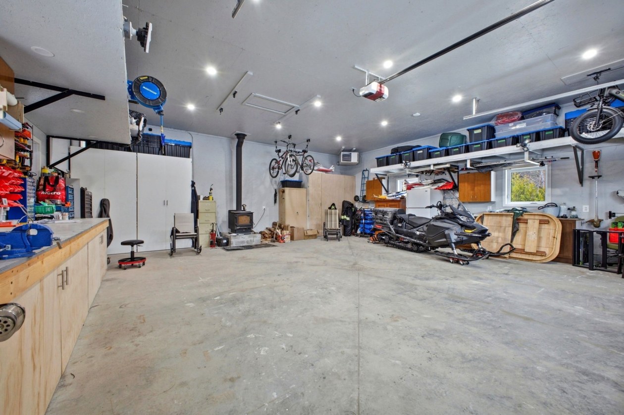 Garage — 14, Ch. du Menuisier, L'Ange-Gardien, J8L0K3, L'Ange-Gardien