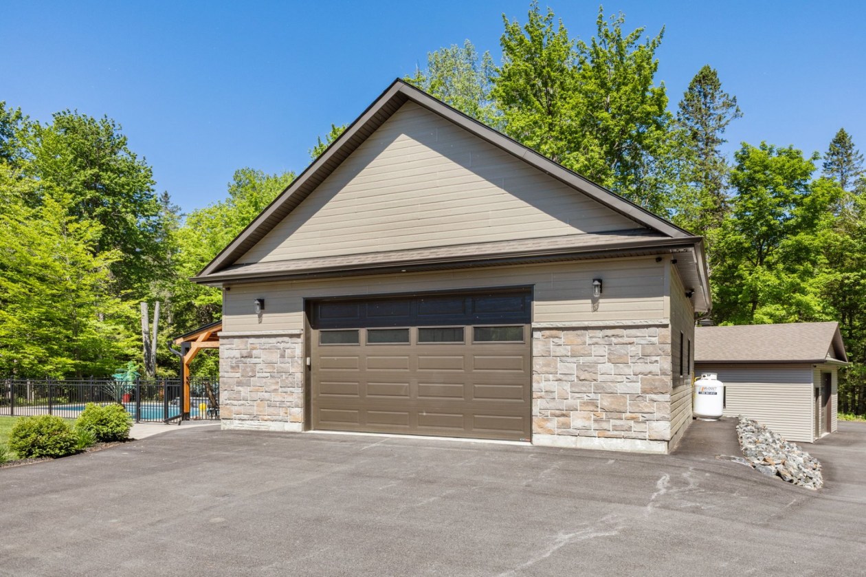 Garage — 14, Ch. du Menuisier, L'Ange-Gardien, J8L0K3, L'Ange-Gardien