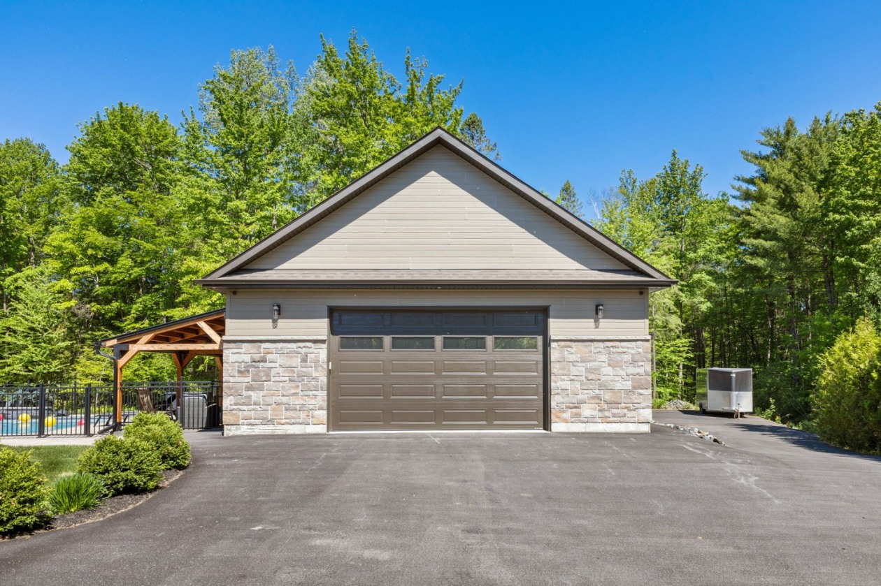 Garage — 14, Ch. du Menuisier, L'Ange-Gardien, J8L0K3, L'Ange-Gardien
