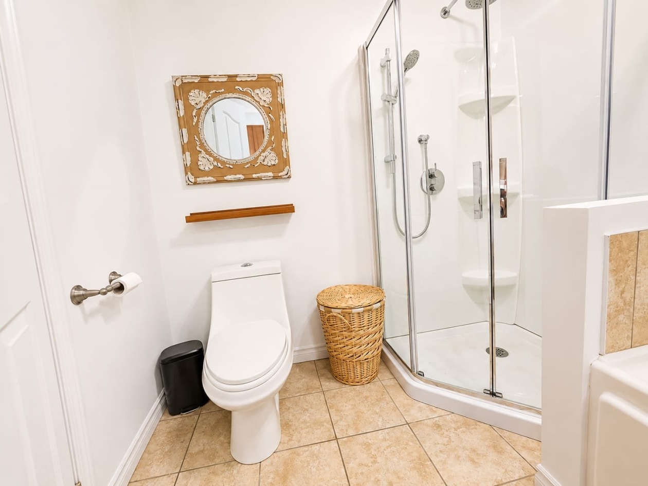 Salle de bains — 220, Rue des Chalets, Saint-Honoré, G0V1L0, Saint-Honoré