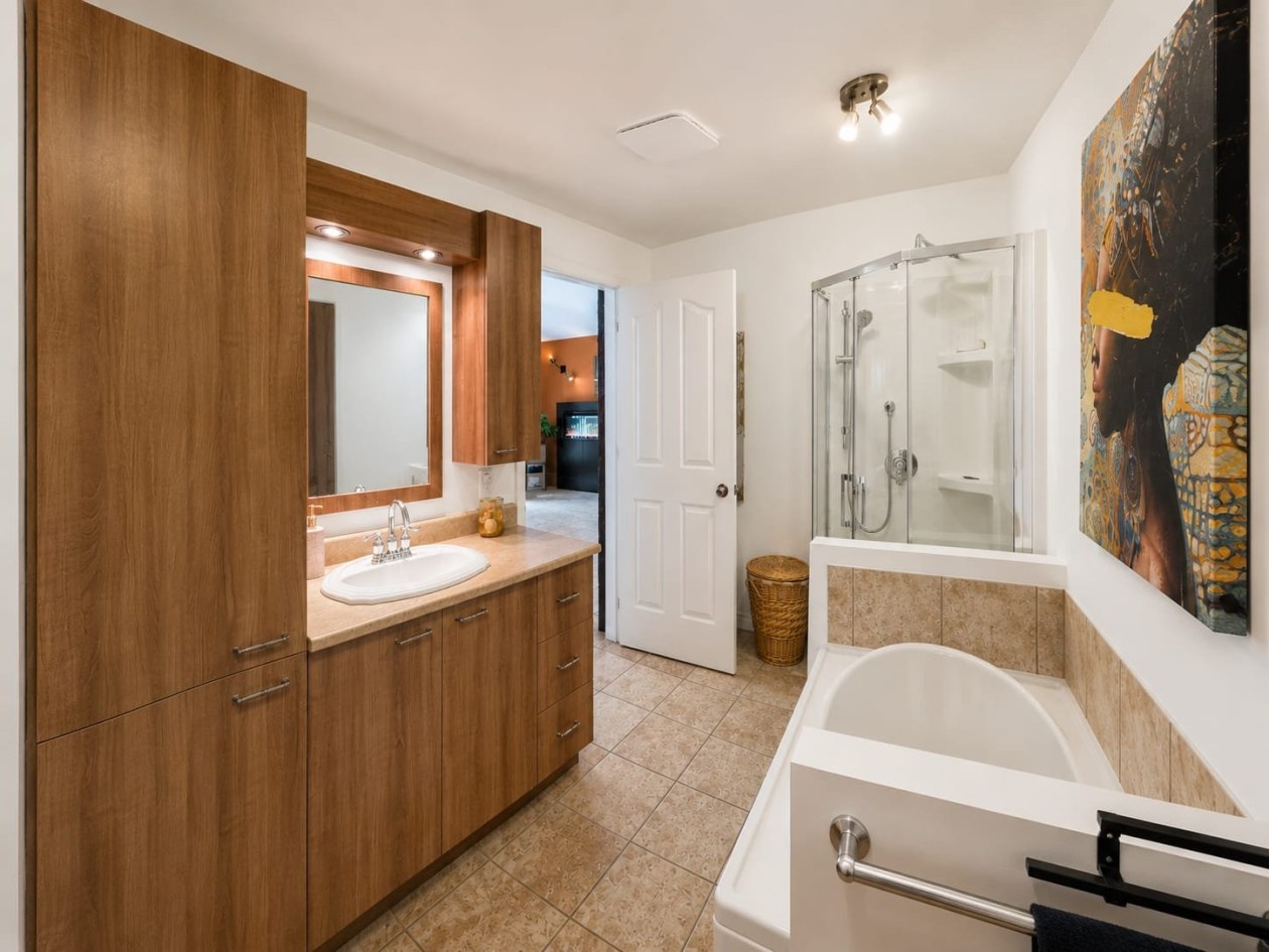 Salle de bains — 220, Rue des Chalets, Saint-Honoré, G0V1L0, Saint-Honoré