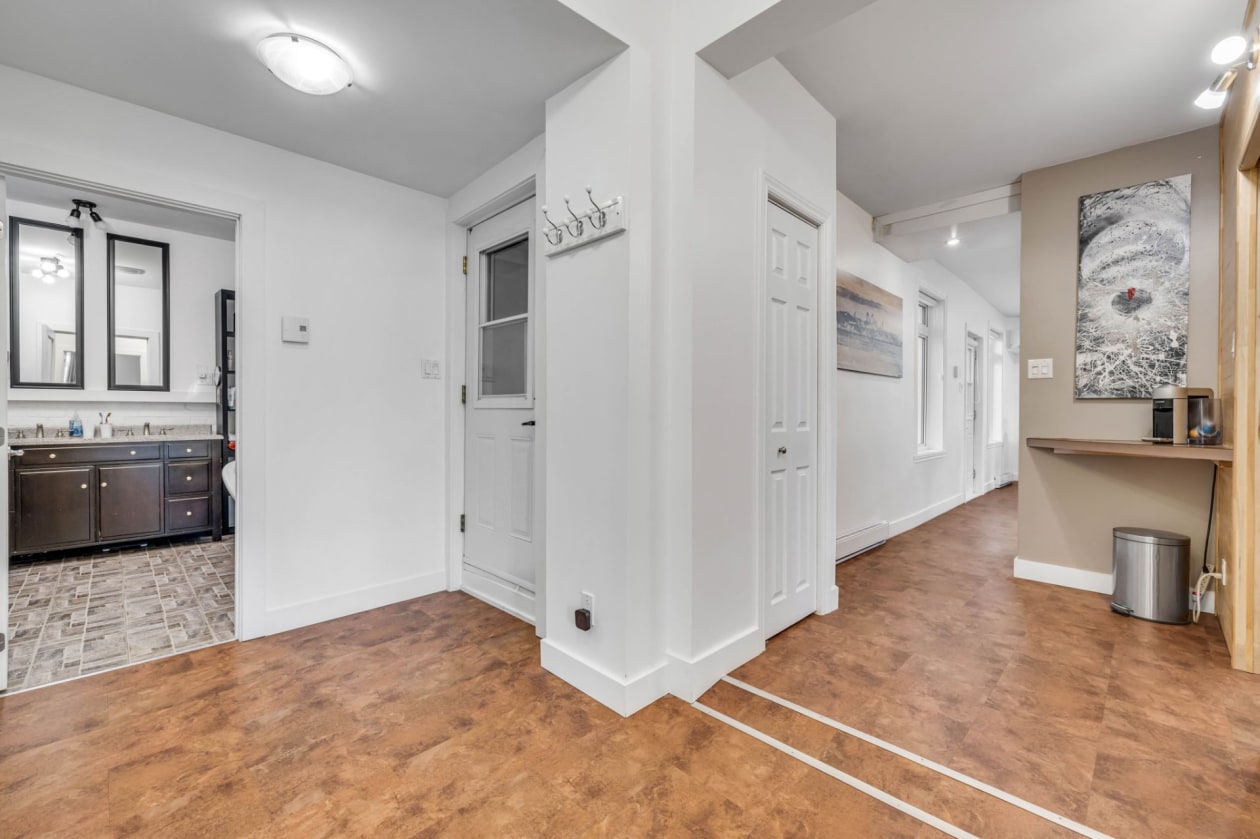 Corridor — 452 - 456 Rue St-Sauveur, Québec