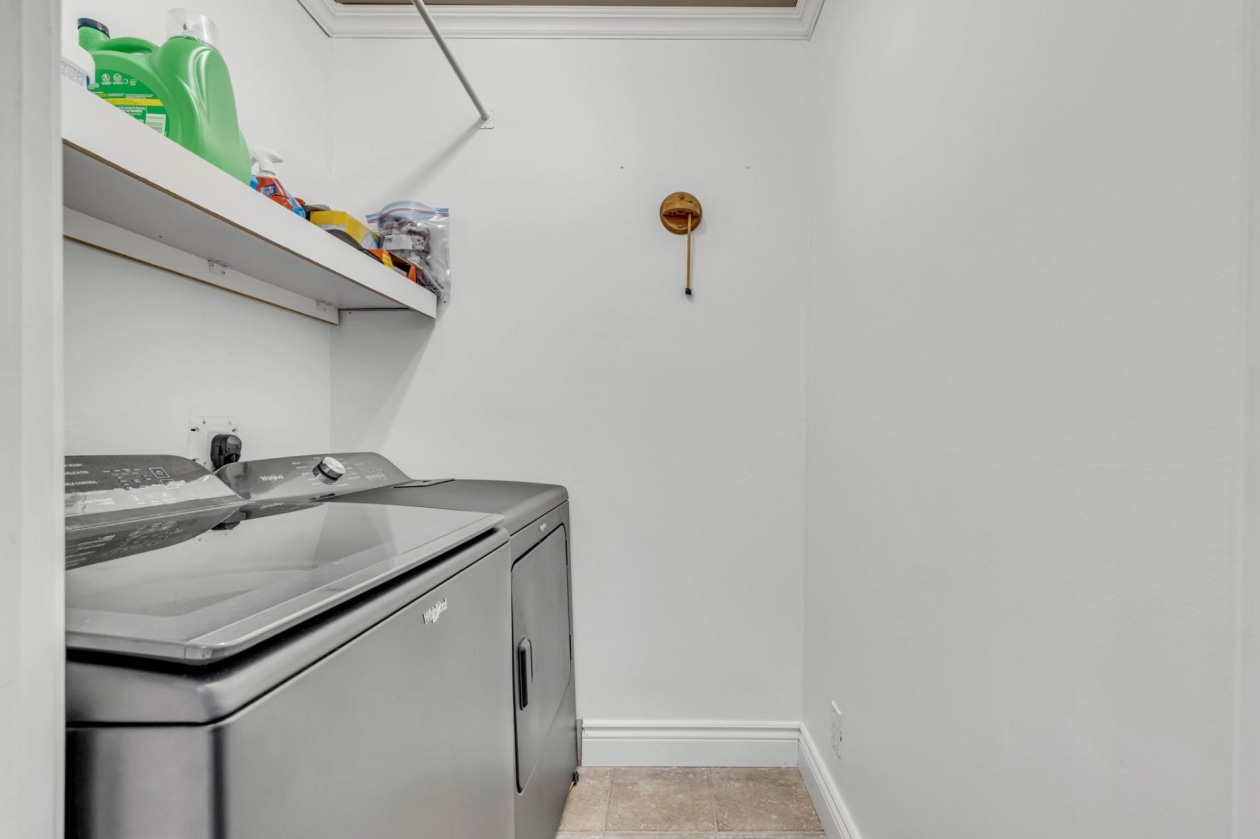 Salle de lavage — 452 - 456 Rue St-Sauveur, Québec