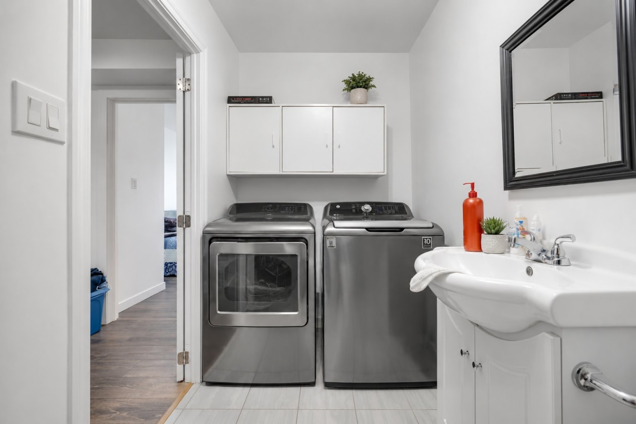 Salle de lavage — 452 - 456 Rue St-Sauveur, Québec