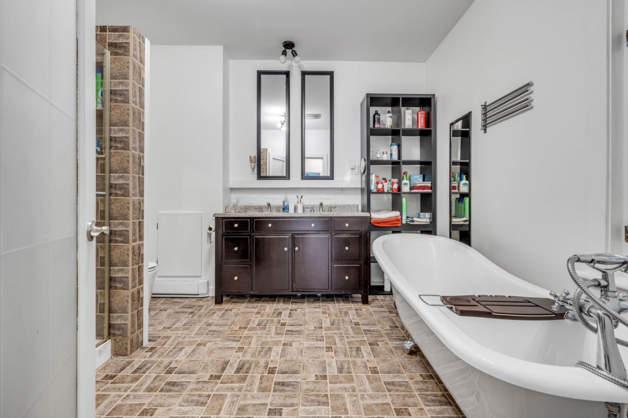 Salle de bains — 452 - 456 Rue St-Sauveur, Québec