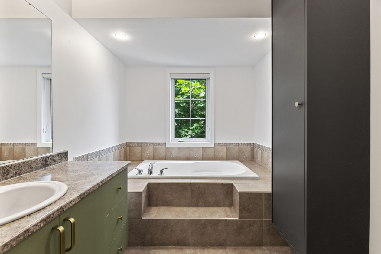 Salle de bains — 52, Rue du Zéphyr, Gatineau (Hull), J9A0B2, Gatineau (Hull)