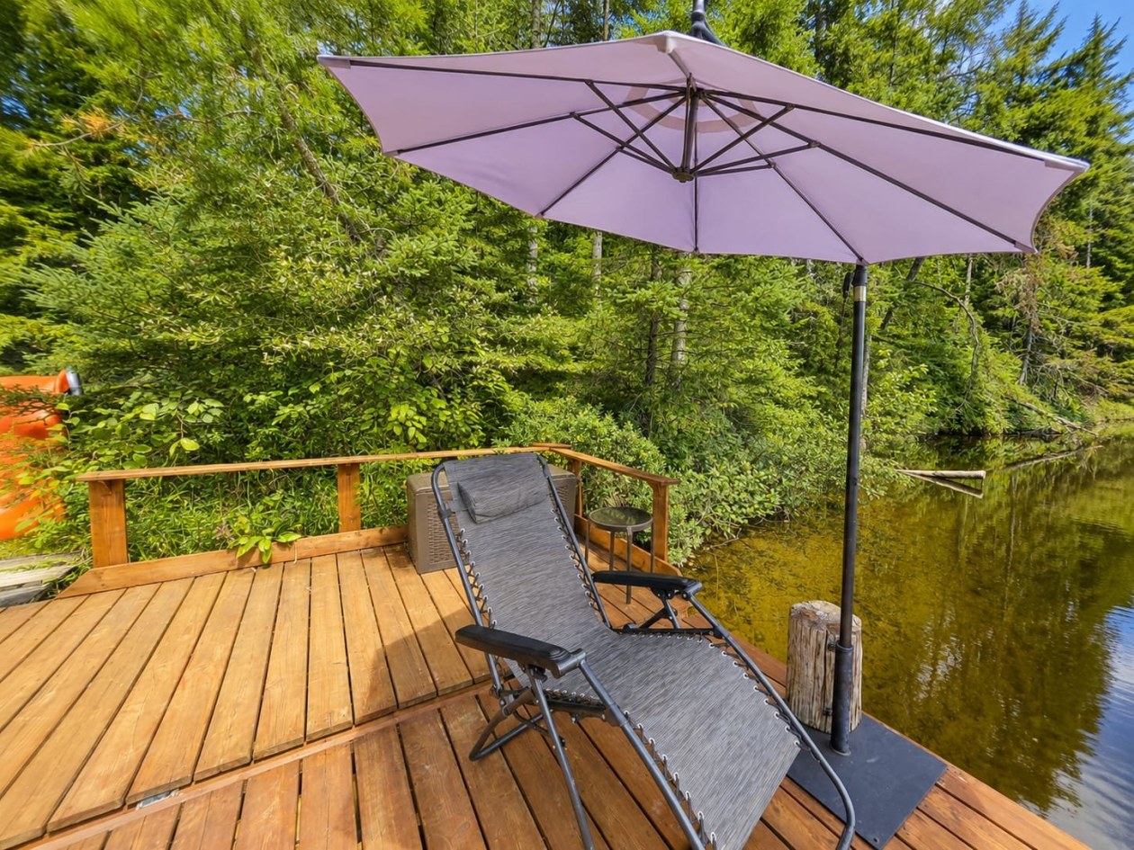 Bord de l'eau — 220, Rue des Chalets, Saint-Honoré, G0V1L0, Saint-Honoré