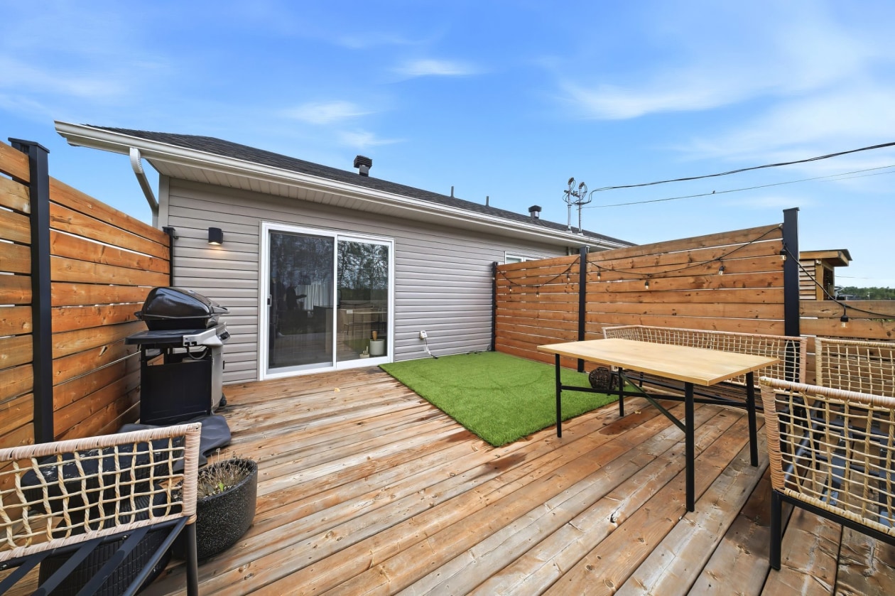 Balcon — 3365, Rue de la Vallée, Saguenay (Jonquière), G7S0M6, Saguenay (Jonquière)