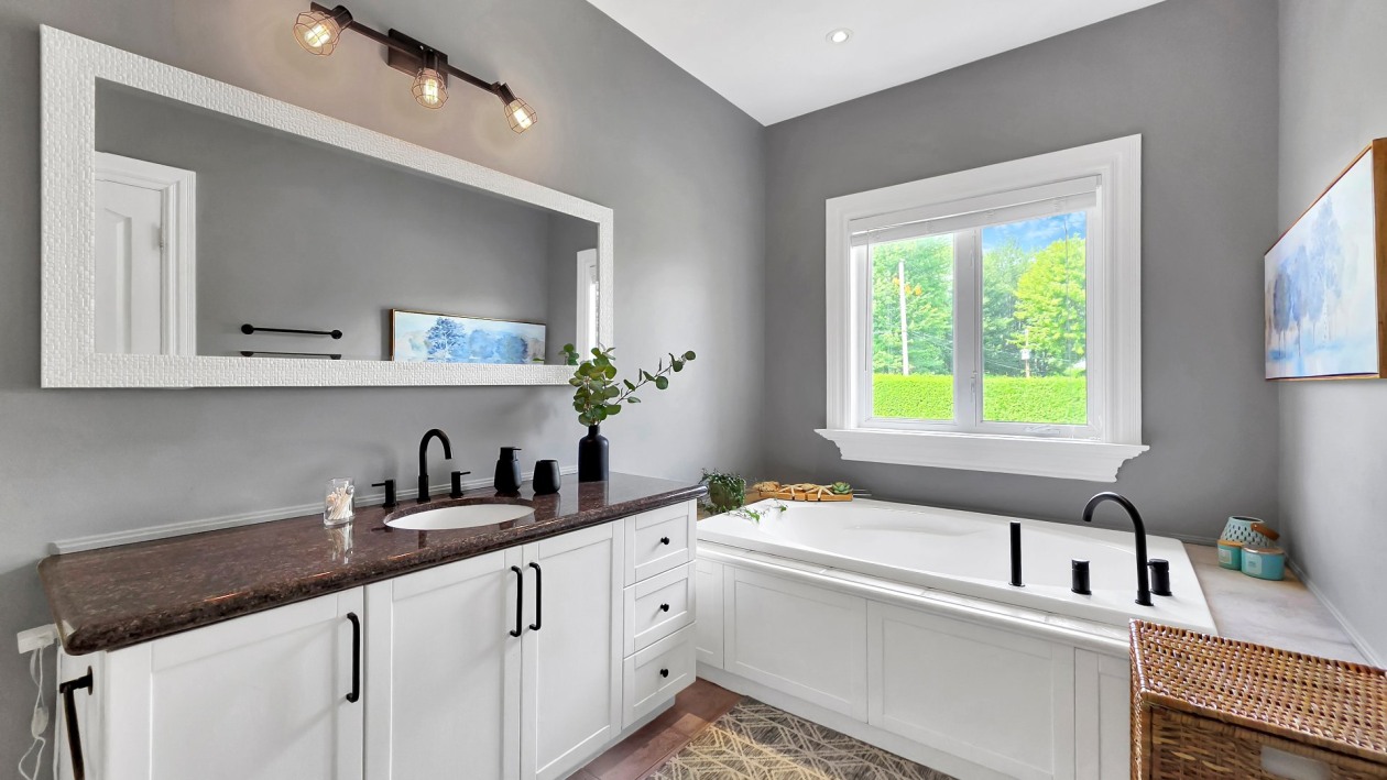 Salle de bains — 24, Rue des Sapèques, Blainville, J7C5R4, Blainville