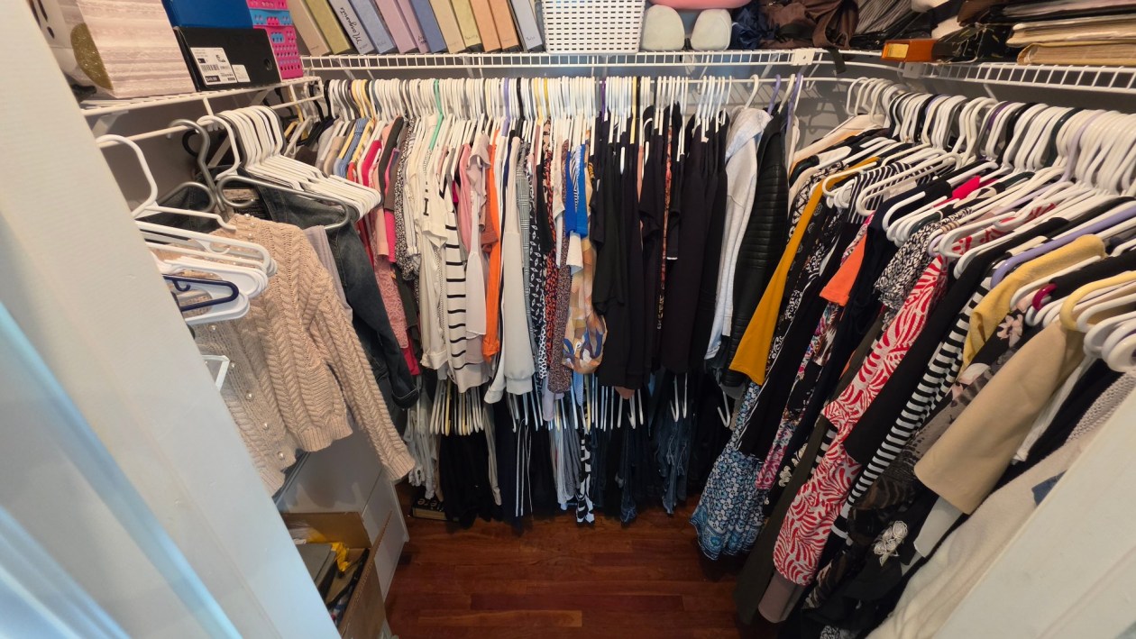 Penderie — 24, Rue des Sapèques, Blainville, J7C5R4, Blainville