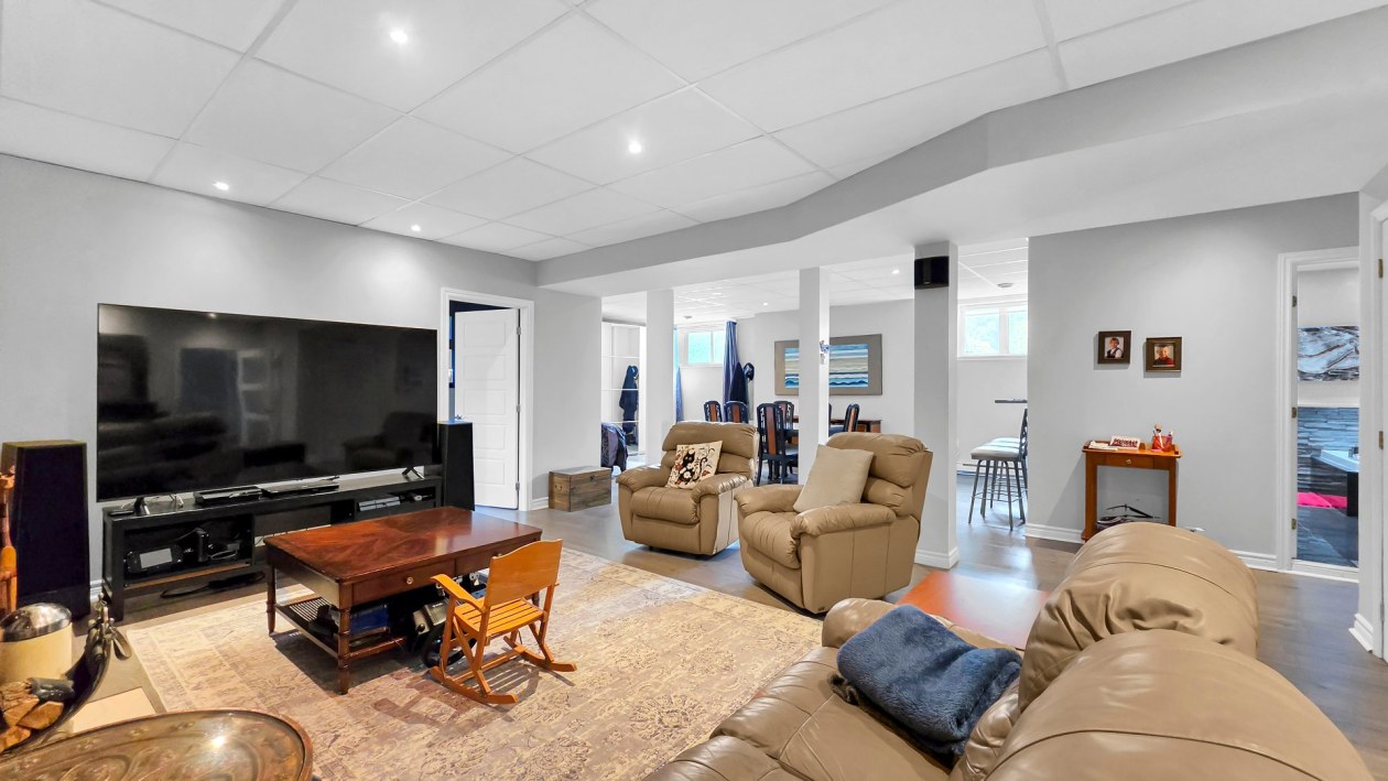 Salle familiale — 24, Rue des Sapèques, Blainville, J7C5R4, Blainville