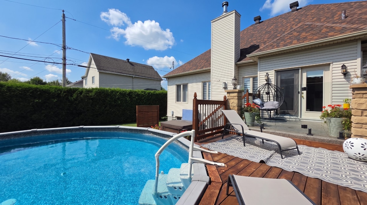 Cour — 24, Rue des Sapèques, Blainville, J7C5R4, Blainville