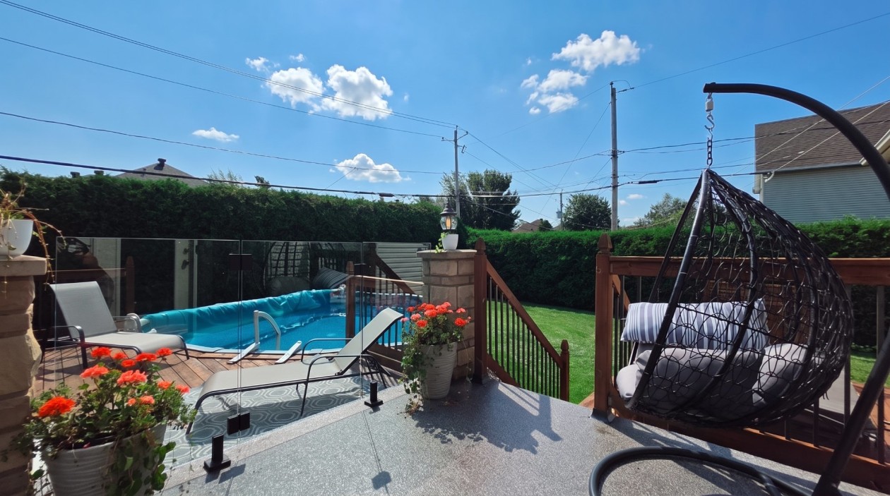 Cour — 24, Rue des Sapèques, Blainville, J7C5R4, Blainville