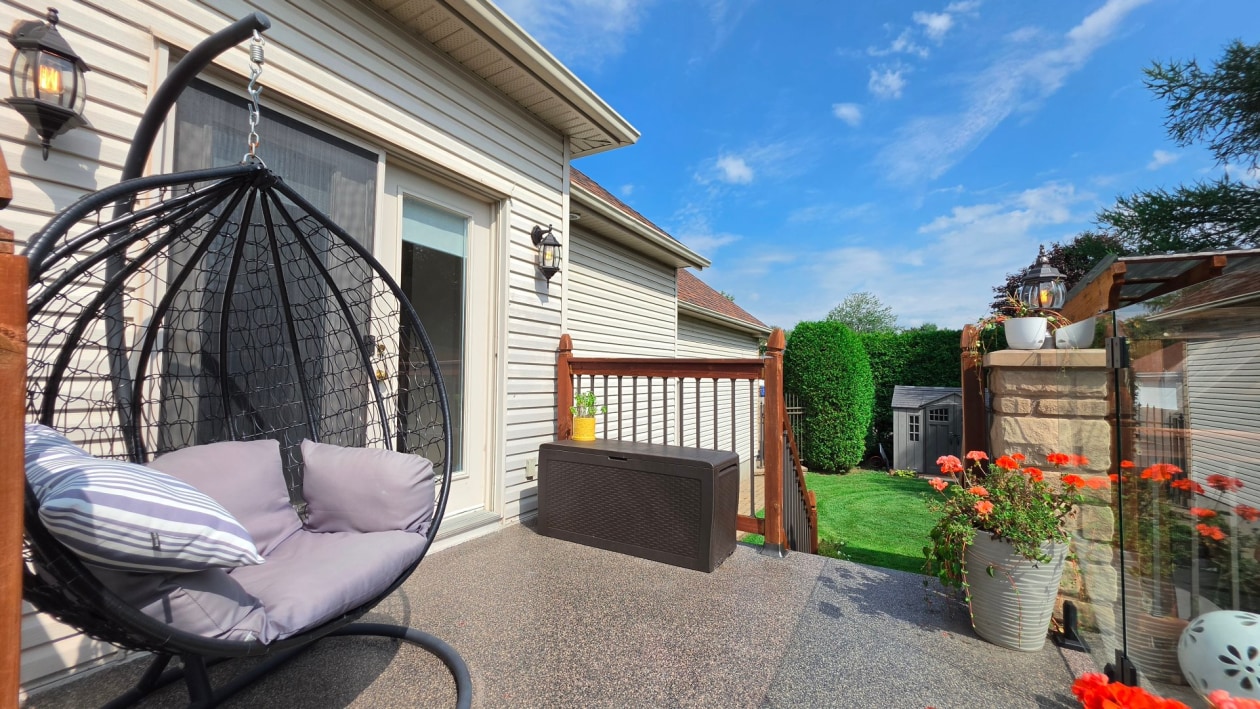 Cour — 24, Rue des Sapèques, Blainville, J7C5R4, Blainville
