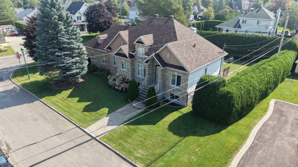 Façade — 24, Rue des Sapèques, Blainville, J7C5R4, Blainville