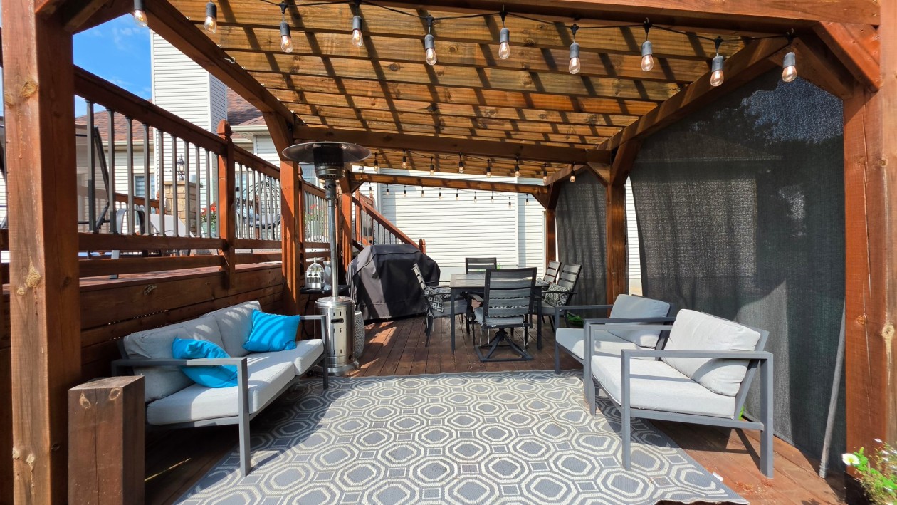 Terrasse — 24, Rue des Sapèques, Blainville, J7C5R4, Blainville
