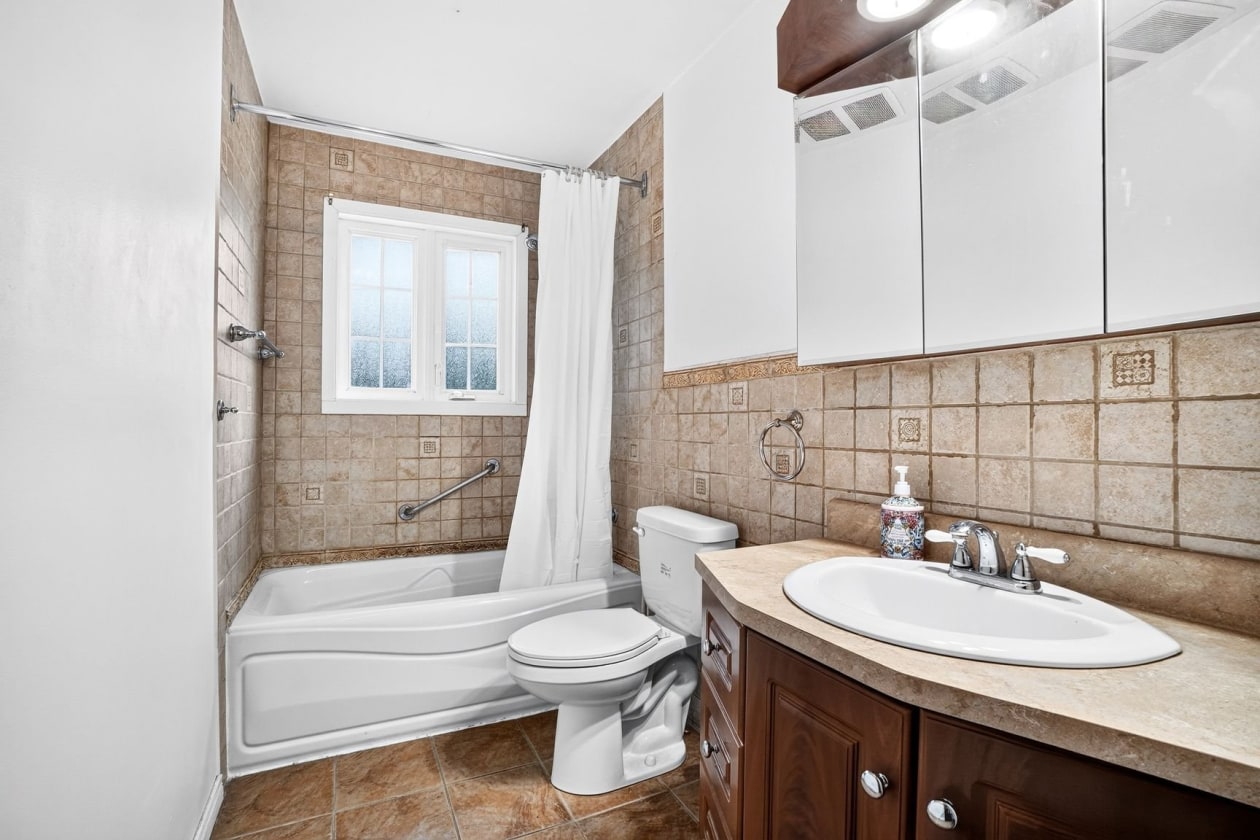 Salle de bains — 584, Rue Lalande, Joliette, J6E2K1, Joliette