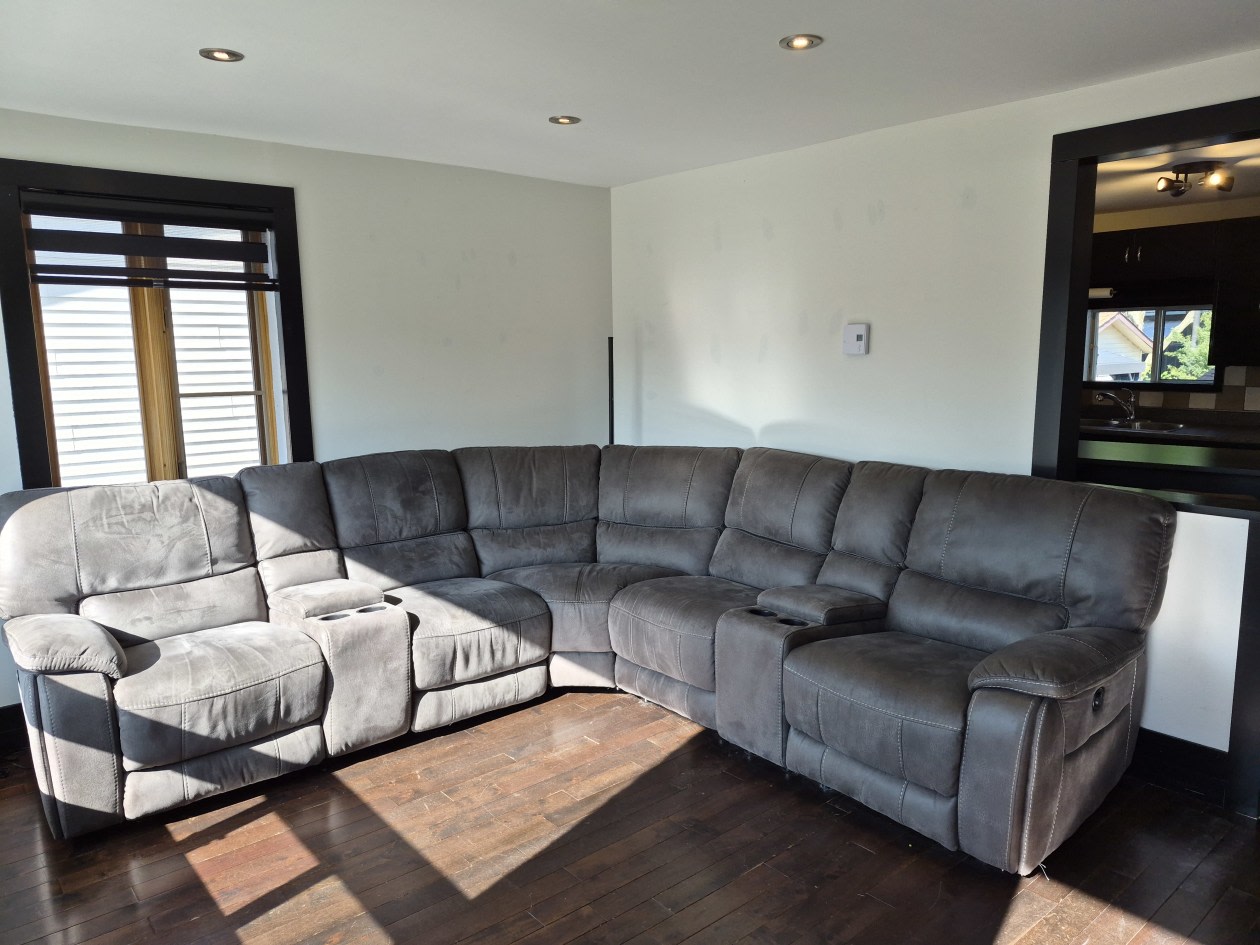 Salon — 1280 14E Rue, Trois-Rivières, G8Y 3A7, Trois-Rivières