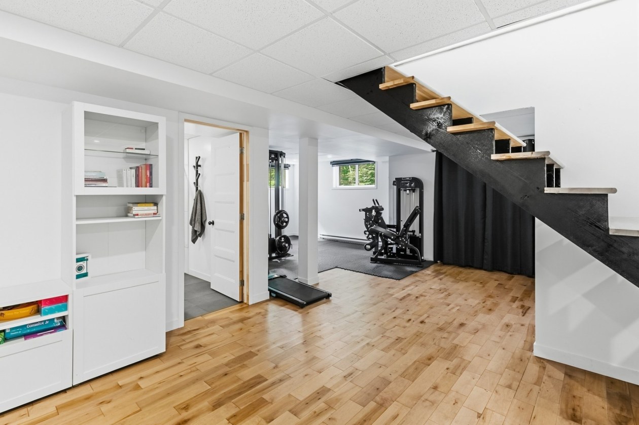 Salle familiale — 471, Ch. du Lac-Breton, Saint-Sauveur, J0R1R1, Saint-Sauveur