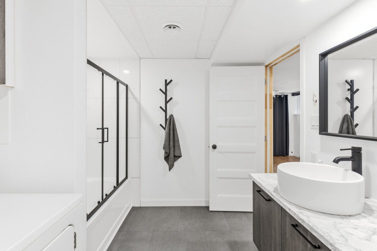 Salle de bains — 471, Ch. du Lac-Breton, Saint-Sauveur, J0R1R1, Saint-Sauveur