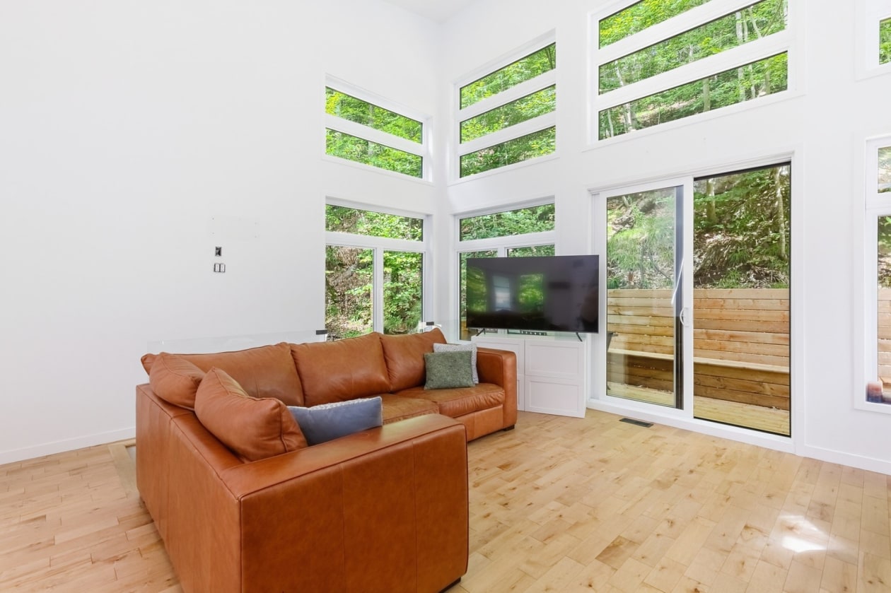 Salon — 471, Ch. du Lac-Breton, Saint-Sauveur, J0R1R1, Saint-Sauveur