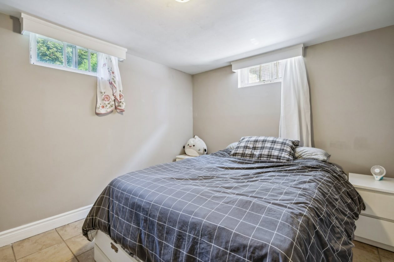 Chambre à coucher — 375 Rue St-Laurent, Saint-Jean-sur-Richelieu