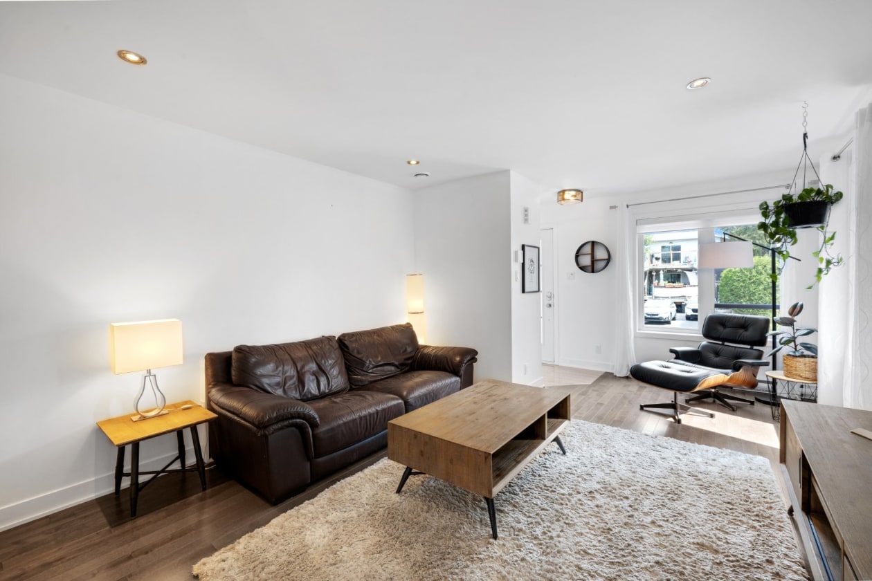 Salon — 1164, Rue Laurier, Longueuil (Le Vieux-Longueuil), J4J5B7, Longueuil (Le Vieux-Longueuil)