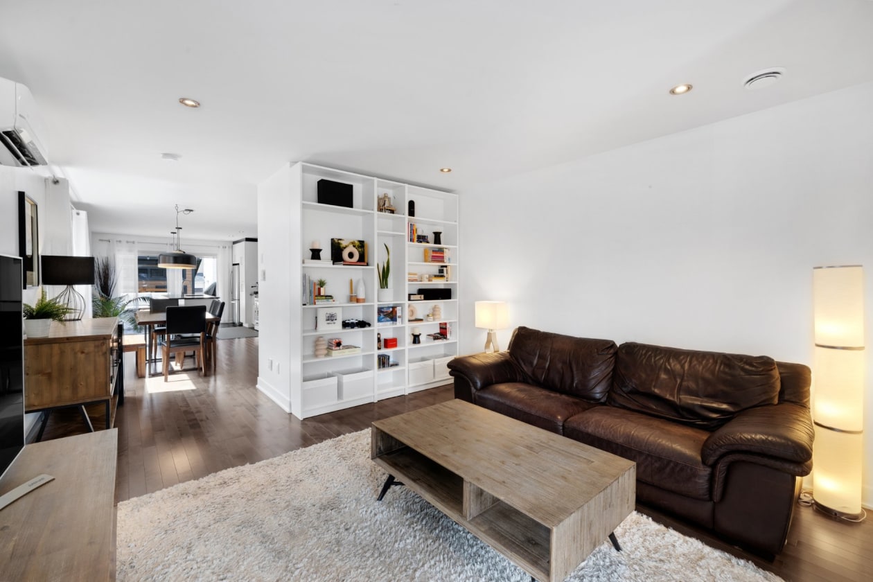 Salon — 1164, Rue Laurier, Longueuil (Le Vieux-Longueuil), J4J5B7, Longueuil (Le Vieux-Longueuil)