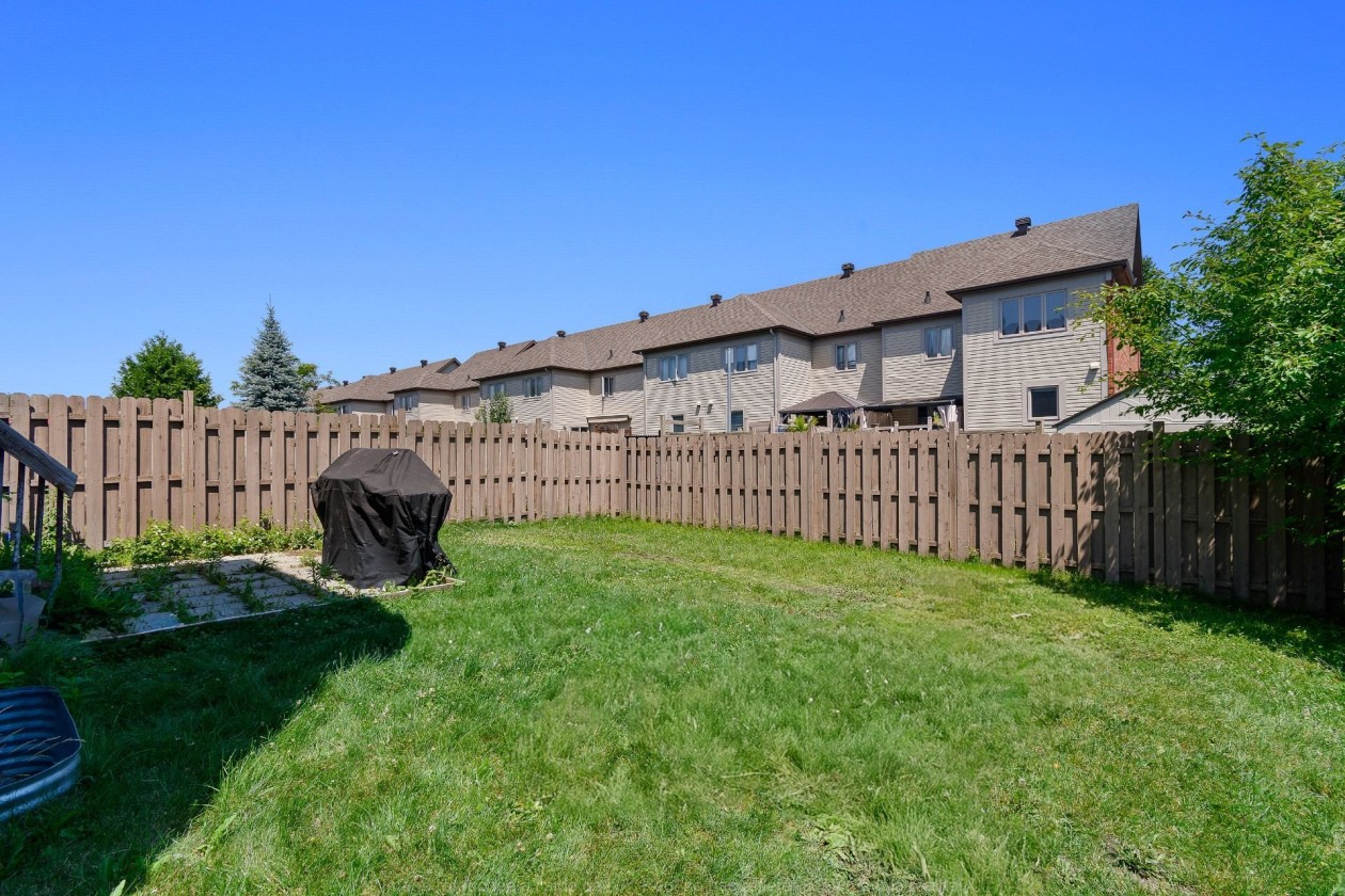 Cour — 198, Rue de la Petite-Ourse, Gatineau (Aylmer), J9J0S1, Gatineau (Aylmer)