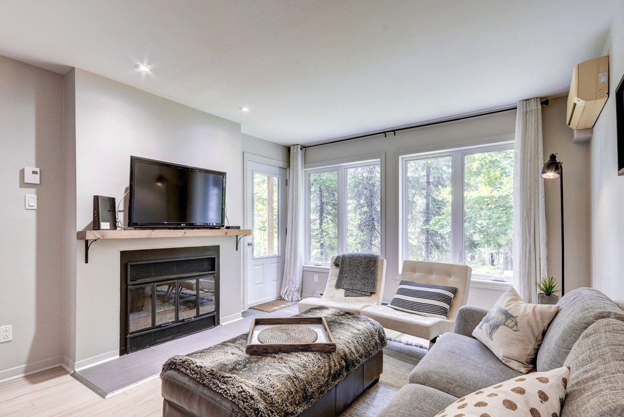 Salon — 1043 Crois. des Soleils, Mont-Tremblant
